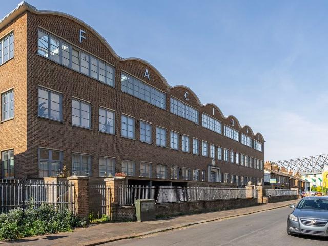 Kerrison Road, Norwich NR1, 2 bed flat to rent, £1,400 pcm | PrimeLocation