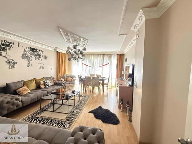 Okullara Yakın Site İçinde 3 Balkonlu Satılık Konforlu Daire