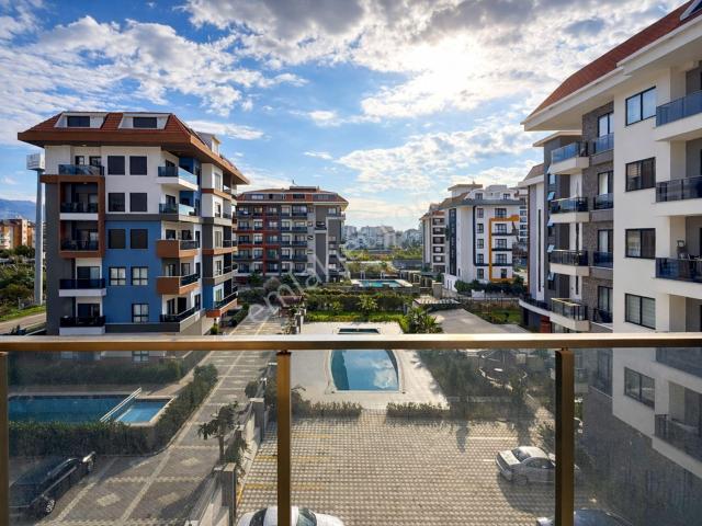Kestel'de Denize 100 Metre Full Aktiviteli Sitede 1+1 Daire