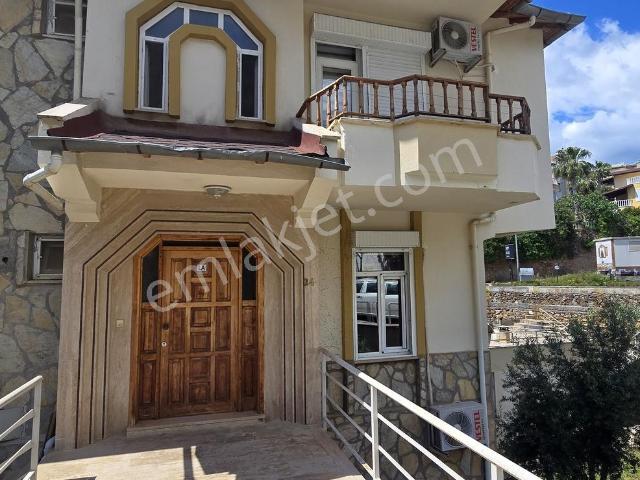 Kestelde Kiralık 4+1 Eşyalı Villa Denize 450 Metre Mesafede