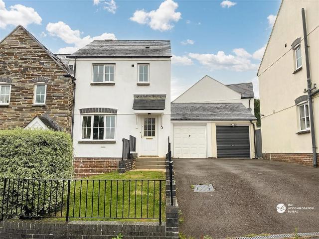 Kestell Parc, Bodmin PL31, 3 bed semi detached house to rent, £1,000 pcm | PrimeLocation