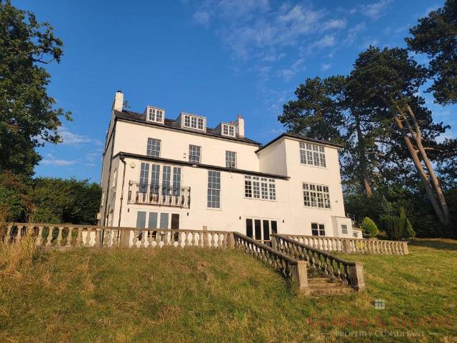Keston BR2 5 bed detached house to rent £4,507 pcm £1,040 pw