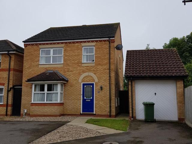 Kestrel Close, Cottenham, Cambs CB24 4 bed semi detached house to rent £1,750 pcm £404 pw