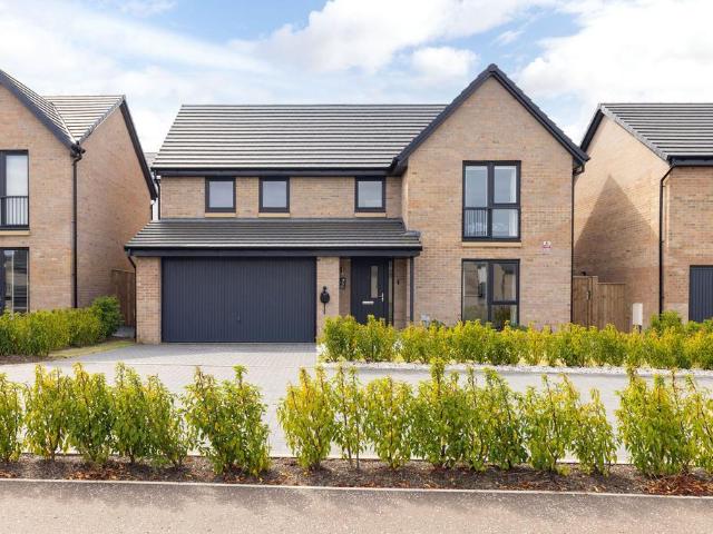 Kestrel Gardens, Edinburgh, Midlothian 5 bed detached house to rent £3,400 pcm £785 pw