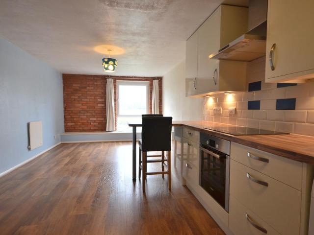 Kestrel House, Gillingham, ME7 1 bed flat to rent £1,050 pcm £242 pw