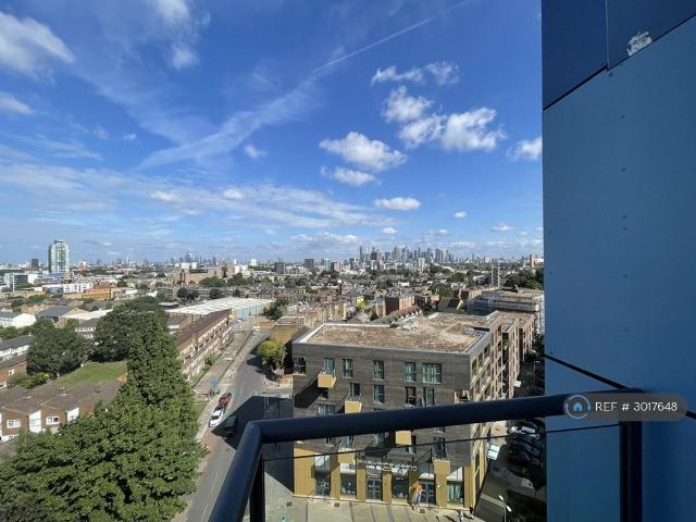 Kestrel House, London, SE10 2 bed flat to rent £2,500 pcm £577 pw