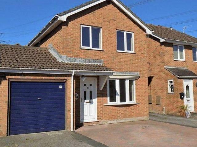Kestrel View, Weymouth 3 bed detached house to rent £1,425 pcm £329 pw