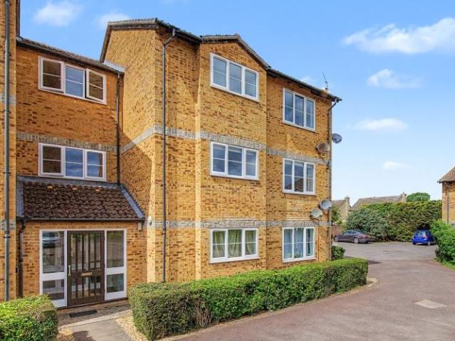 Kestrel Way, Bicester 1 bed apartment to rent £925 pcm £213 pw