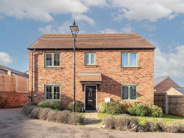 Kestrel Way, Hertfordshire AL4 4 bed detached house to rent £3,400 pcm £785 pw