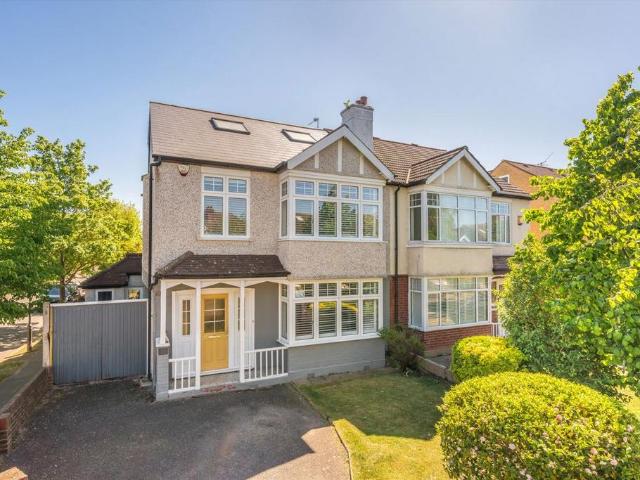 Keswick Avenue, London SW19 4 bed semi detached house to rent £4,750 pcm £1,096 pw