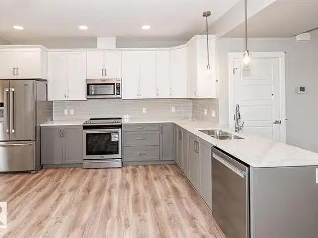Keswick 3 Bed 2.5 Bath Townhome with Oversized Garage NOW FOR RENT!