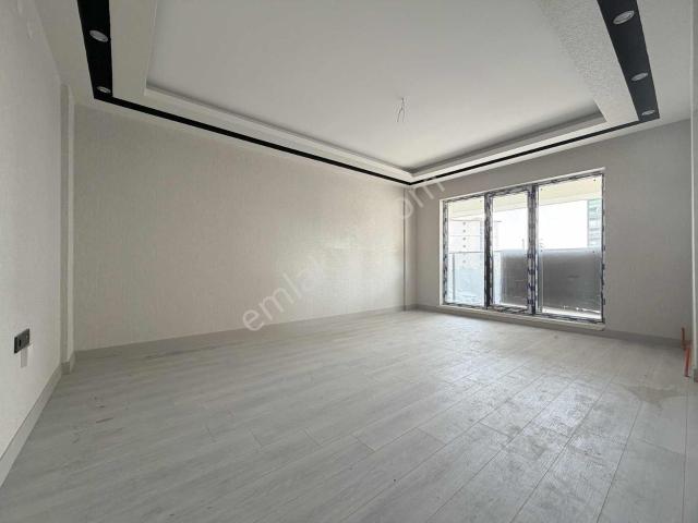 Keskin Güvencesiyle Karakayada Köşe Başı Sıfır 3+1 Kiralık Daire