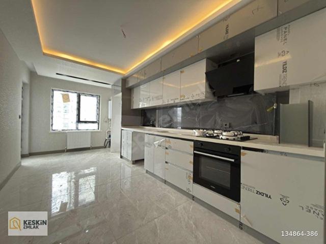 Keskin Güvencesiyle Teras Balkonlu Aile Apartmanı 4+1 Daire