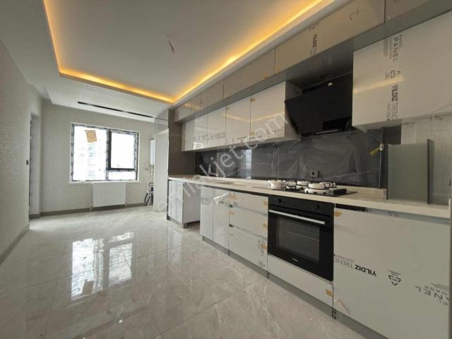 Keskin Güvencesiyle Teras Balkonlu Aile Apartmanı 4+1 Daire