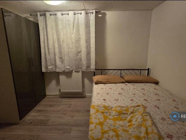 Kettering Road, Enfield, EN3 1 bed in a flat share to rent £750 pcm £173 pw