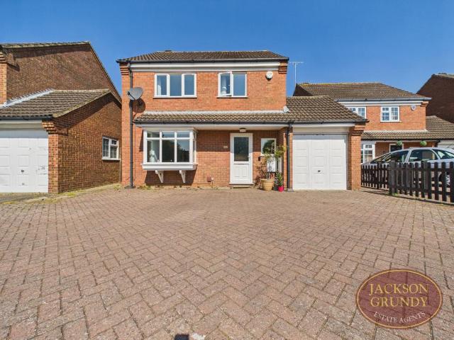 Kettering Road North, Northampton. 4 bed detached house to rent £1,600 pcm £369 pw