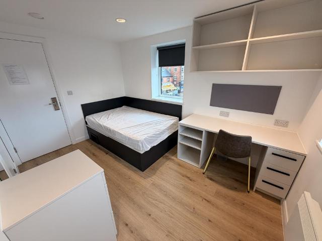 Kettering Road, NORTHAMPTON 1 bed flat to rent £825 pcm £190 pw