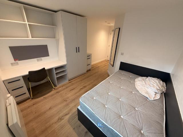 Kettering Road, NORTHAMPTON 1 bed flat to rent £825 pcm £190 pw