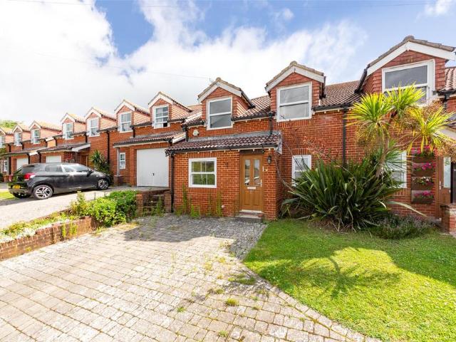 Kevin Gardens, Brighton BN2 4 bed terraced house to rent £2,250 pcm £519 pw