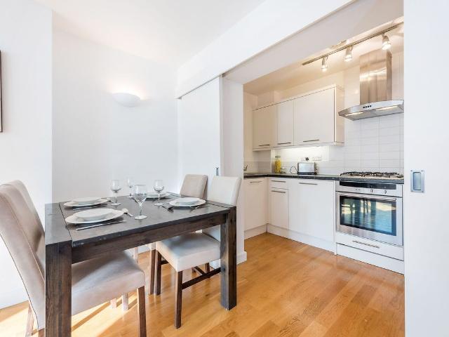 Kew Bridge Court, Kew Bridge, London W4, 3 bed flat to rent, £2,595 pcm | PrimeLocation
