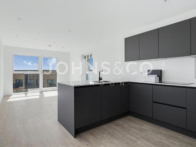 Kew Bridge Rise, Kew Bridge, London, TW8 2 bed apartment to rent £2,648 pcm £611 pw