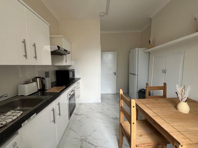 Kew Bridge Road, Brentford TW8, 4 bed semi detached house to rent, £5,500 pcm | PrimeLocation