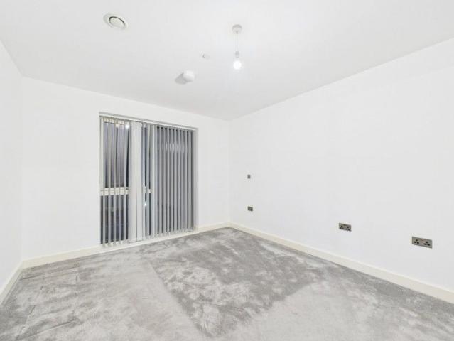 Kew Bridge Road, Brentford,TW8