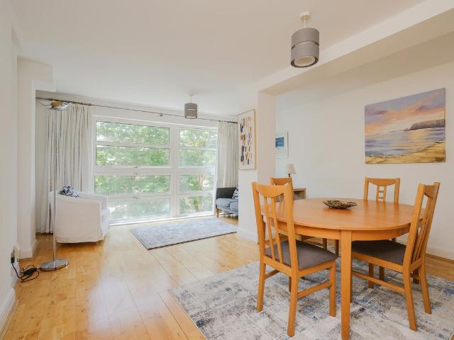 Kew Bridge Road, Brentford TW8, 1 bed flat to rent, £1,950 pcm | PrimeLocation