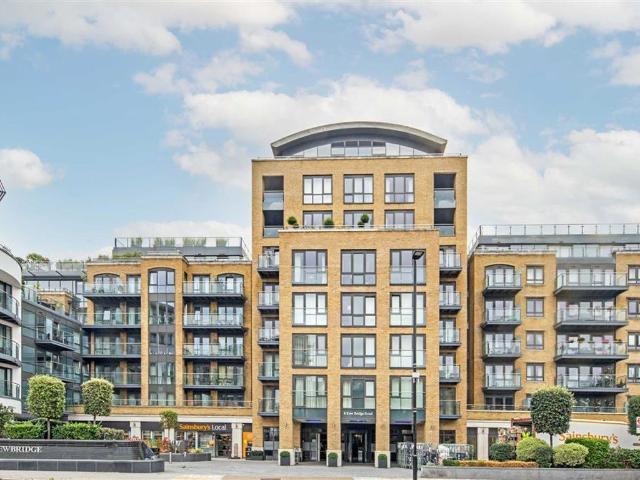 Kew Bridge Road, Brentford TW8, 3 bed flat to rent, £5,495 pcm | PrimeLocation