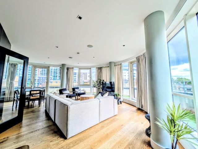 Kew Bridge Road, Brentford TW8, 3 bed flat to rent, £8,996 pcm | PrimeLocation