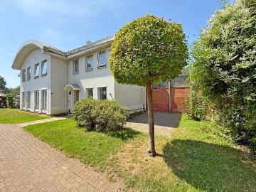 Kew Bridge Road, Brentford TW8, 3 bed semi detached house to rent, £3,000 pcm | PrimeLocation