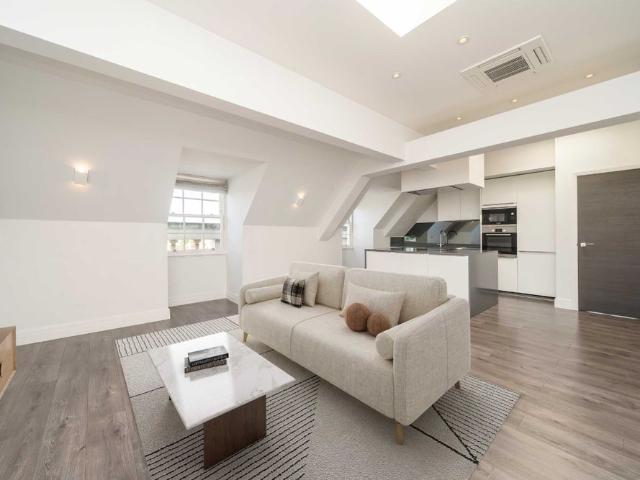 Kew Bridge Road, Brentford, TW8, London
