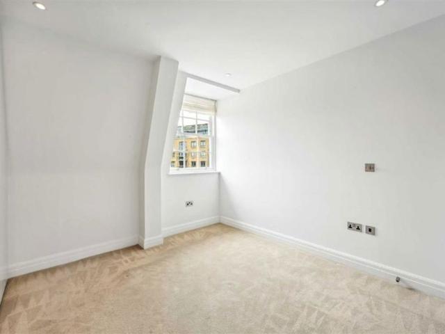 Kew Bridge Road, TW8, London
