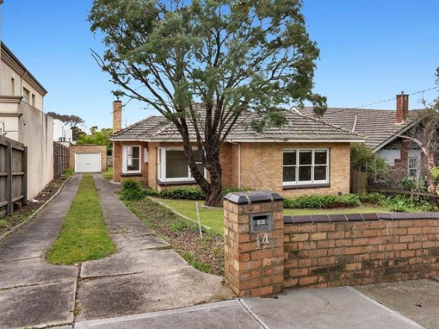 Kew Parkside Charm in a Premier Location