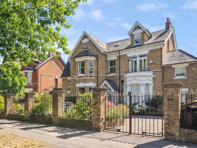 Kew Road, Kew, Richmond, TW9 2 bed apartment to rent £2,750 pcm £635 pw