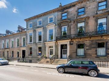 Kew Terrace, Dowanhill, Glasgow, G12 0TD 2 bed flat to rent £1,600 pcm £369 pw