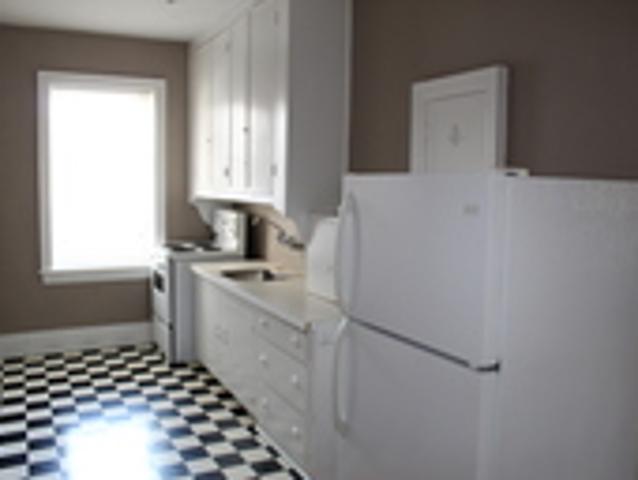Kewanee Manor Apartments | 502 5 Avenue North