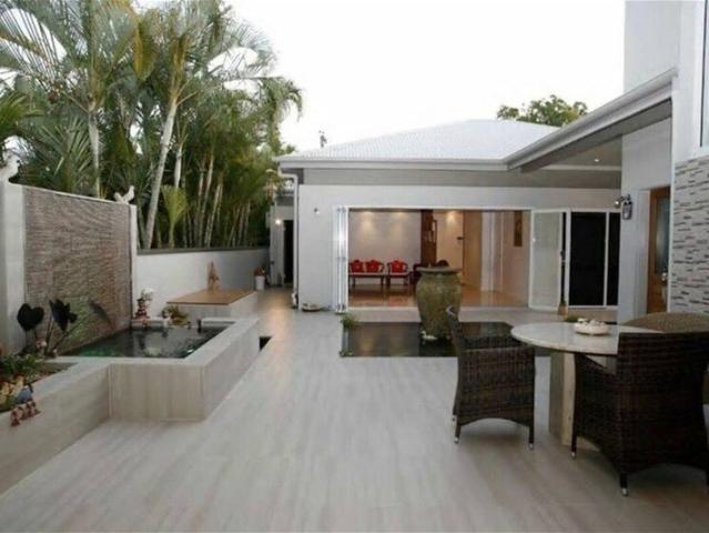 Kewarra Beachfront Villa Living Available 10 October 2026 to 30 May 2027