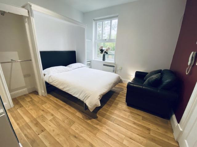 Key Worker Studio Apartment/Garden Views 30SRF5