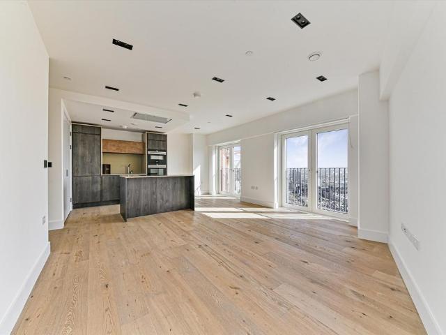 Keybridge Tower, Exchange Gardens. 1 bed flat to rent £3,100 pcm £715 pw