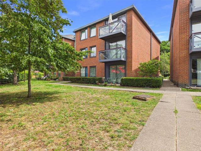 Keylands House, Isleworth TW7, 2 bed flat to rent, £1,850 pcm | PrimeLocation