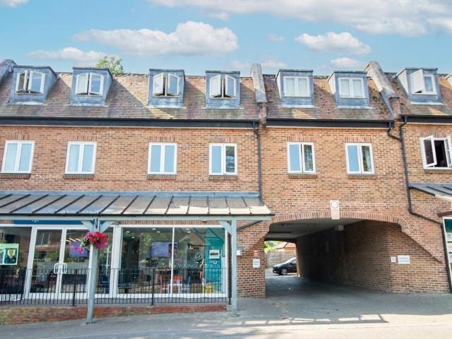 Keymer Road, Adastra Place, BN6 2 bed flat to rent £1,400 pcm £323 pw