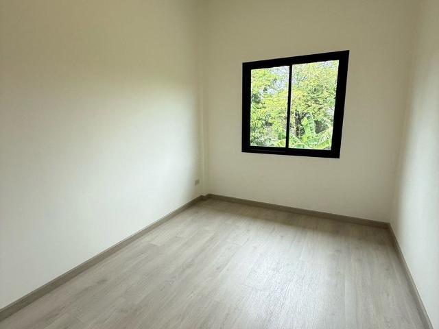 แคนวาส รังสิต–คลอง 7 | บ้านใหม่มือหนึ่ง พร้อมเข้าอยู่! ฟีลเหมือนซื้อบ้านใหม่ แต่จ่ายแค่ค่าเช่า! เช่า 13,000 บาท/เดือน มี 3 ห้องนอน 3 ห้องน้ำ
