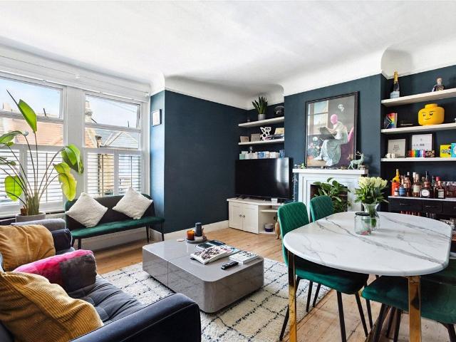 Khartoum Road, London SW17, 2 bed maisonette to rent, £2,200 pcm | PrimeLocation