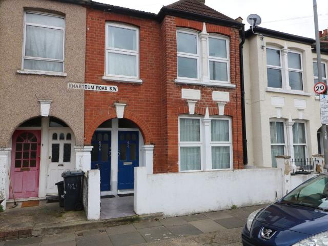 Khartoum Road, London SW17, 3 bed maisonette to rent, £2,400 pcm | PrimeLocation