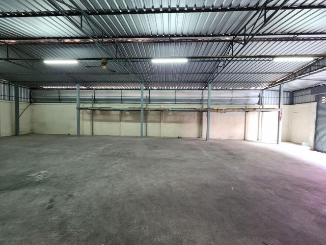คุ้มค่า น่าลงทุน โกดังเปล่าขนาดเล็ก หรือทำเป็นโรงงาน ขนาด 51 ตร.ว. ผังเมืองสีส้ม กลางแหล่งค้าขายและชุมชน สุขสวัสดิ์ เดินทางสะดวก เชื่อม บางมด