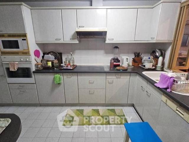 คอนโด 3 ห้องนอน 211 ตร.ม. ขาย Somkid Gardens ใกล้ BTS ชิดลม 300ม. ID 2542