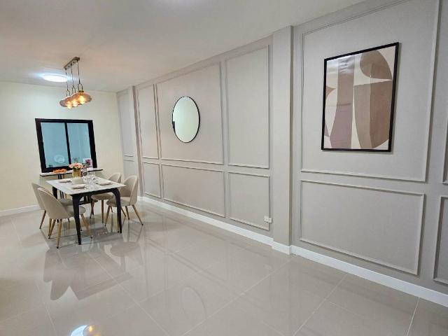 คอนโด 5 ห้องนอน ที่ บ้านสวน รัชธานี คอนโดมิเนียม ใน อนุสาวรีย์ ID 3249