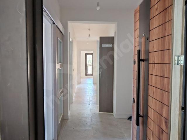 KİRALIK 2+1 SIFIR DAİRE 1 KAT ÖNÜNDE ARAÇ PARKI MEVCUT