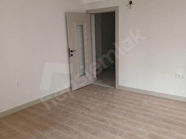 KİRALIK 3+1 SIFIR DAİRE METRO VE METROBÜSE 4 DAKİKA